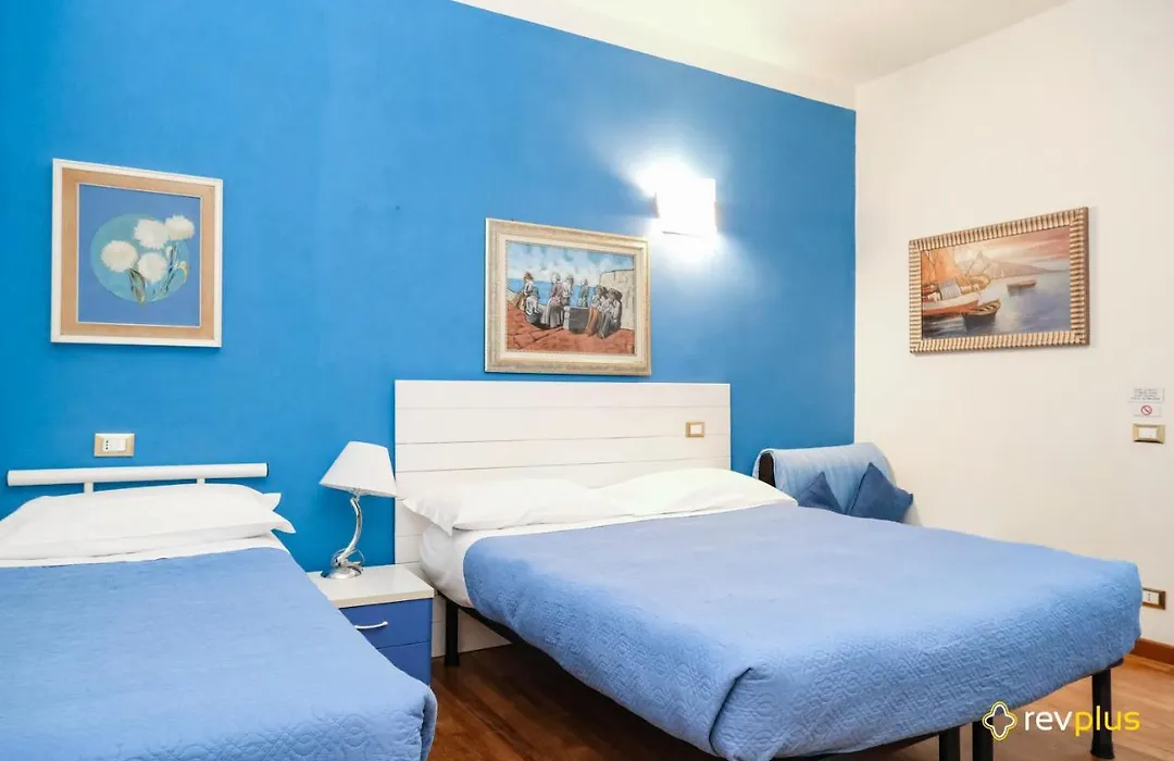 Lia Rooms-1