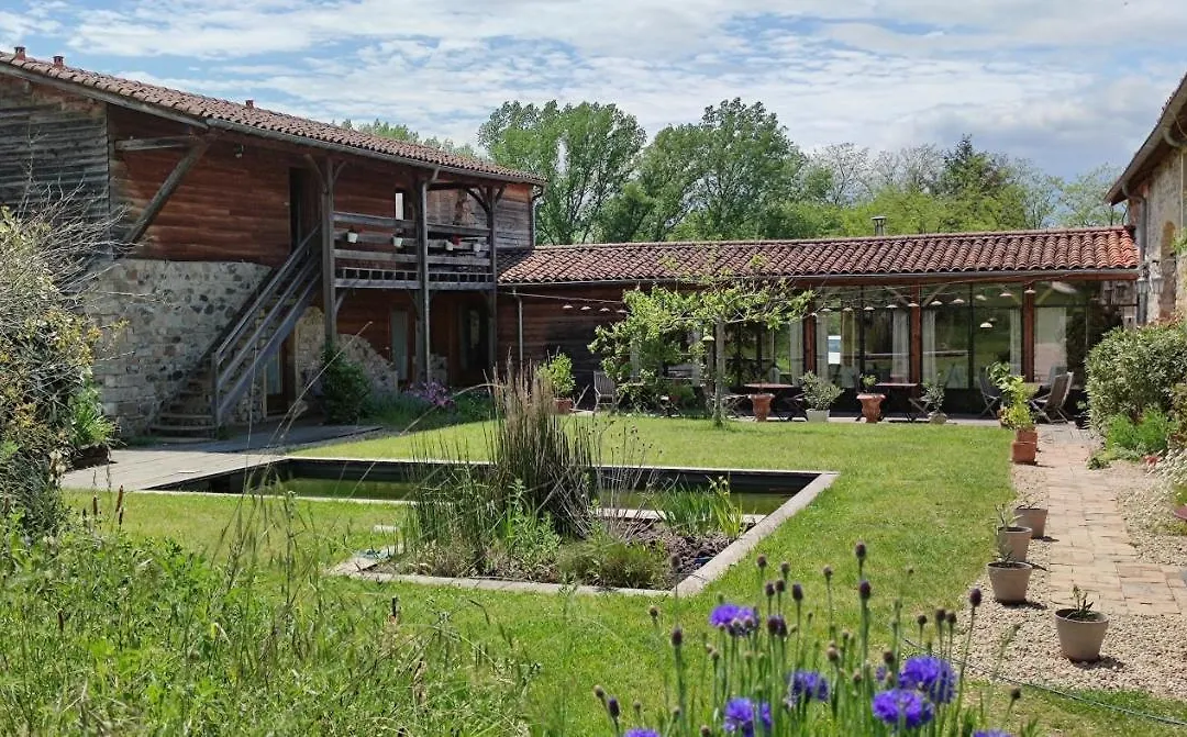 La Pierre Folle Chambres d'Hôtes-1