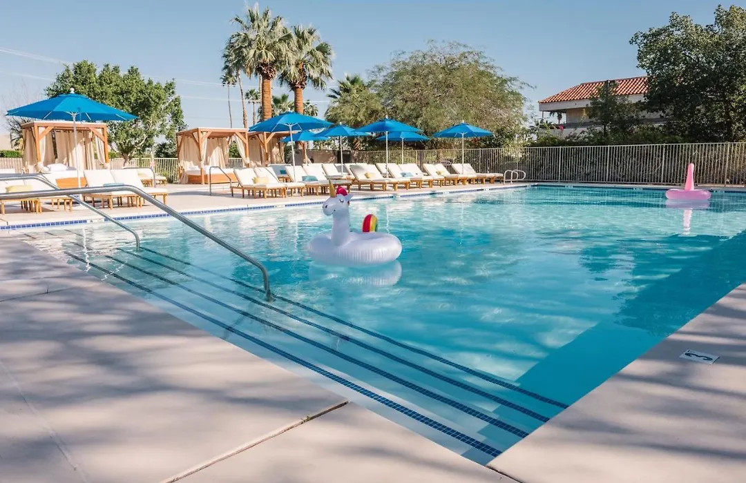 L3 Oasis Hotel-1