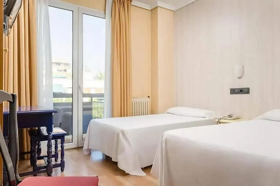 Hotel Madrid Rio-1