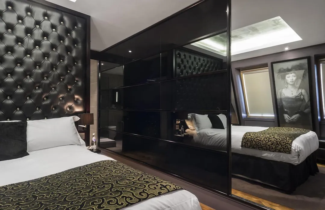Le Monde Hotel-1