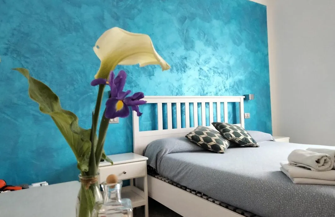 Levante Blu-1