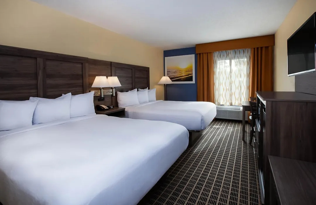 Days Inn By Wyndham Cadillac-1