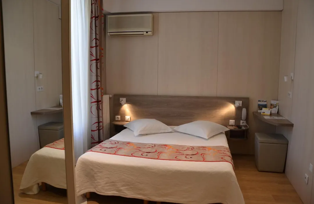 Hotel Le Revest-1