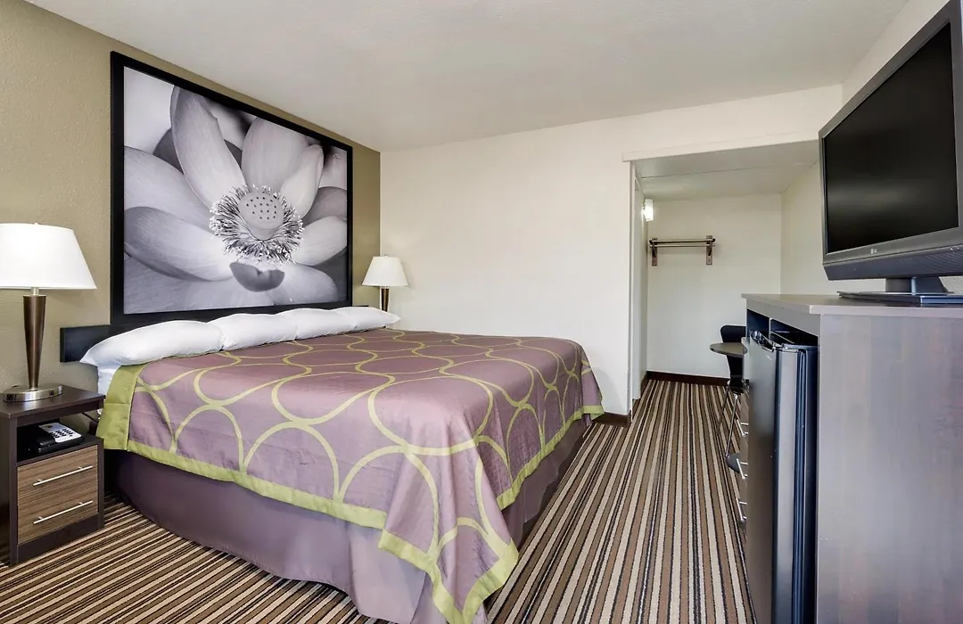 Super 8 By Wyndham Florence-1