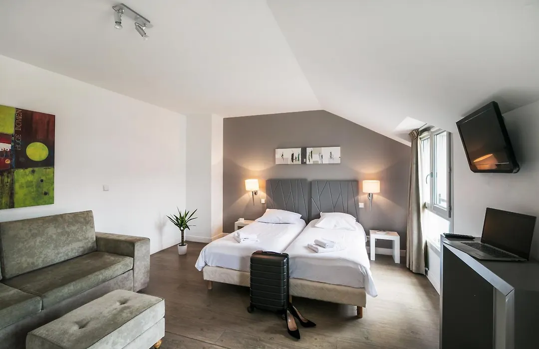 Zenitude Hôtel-Résidences Lorda-1
