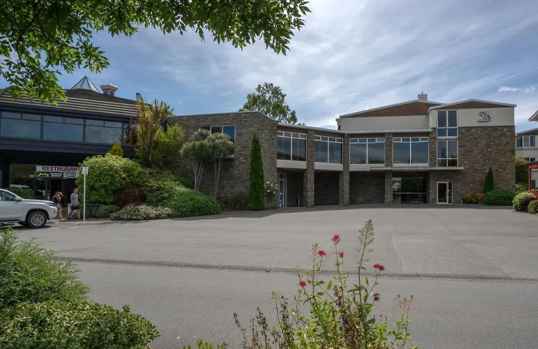Distinction Luxmore Hotel-1