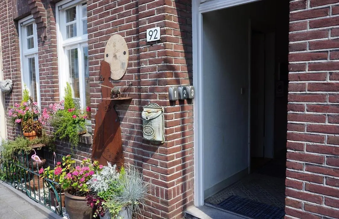 De bezige bij-1