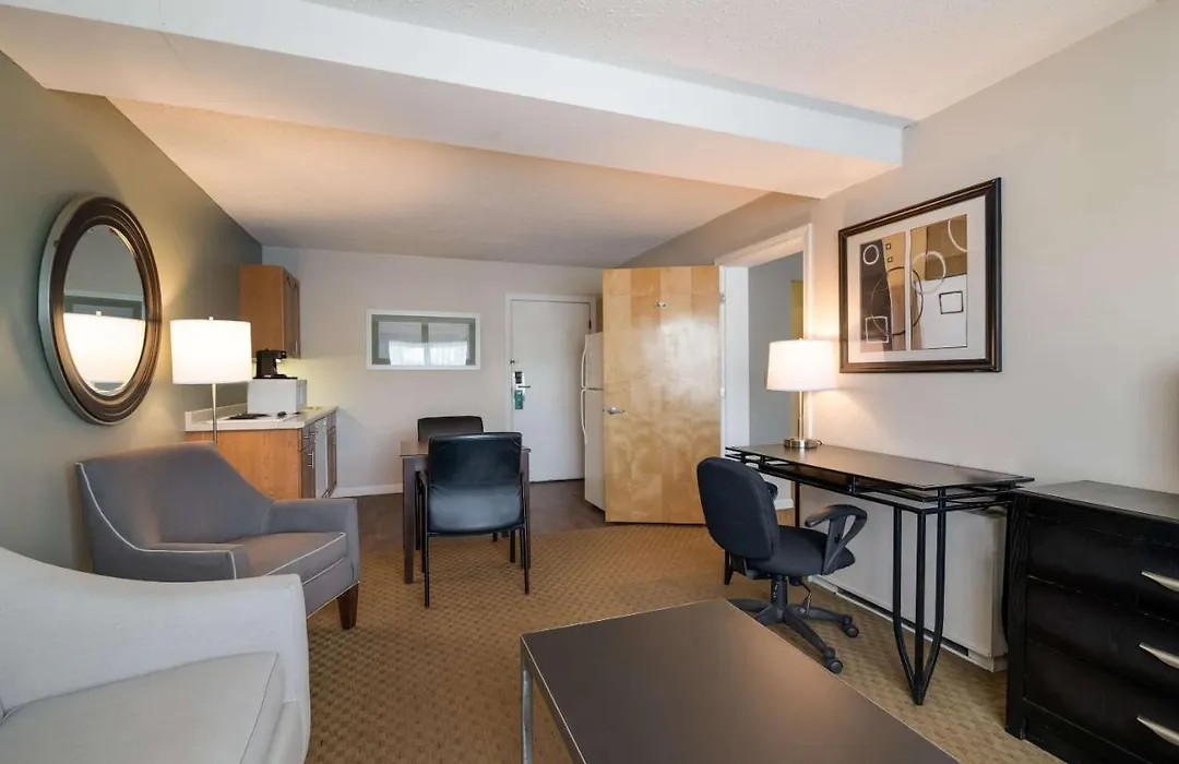 Quality Inn & Suites Auburn I-95-1