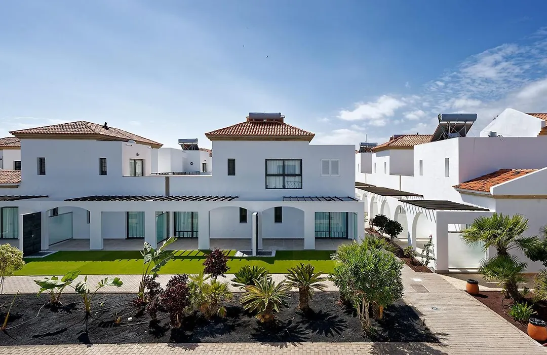 Broncemar Beach Suites-1