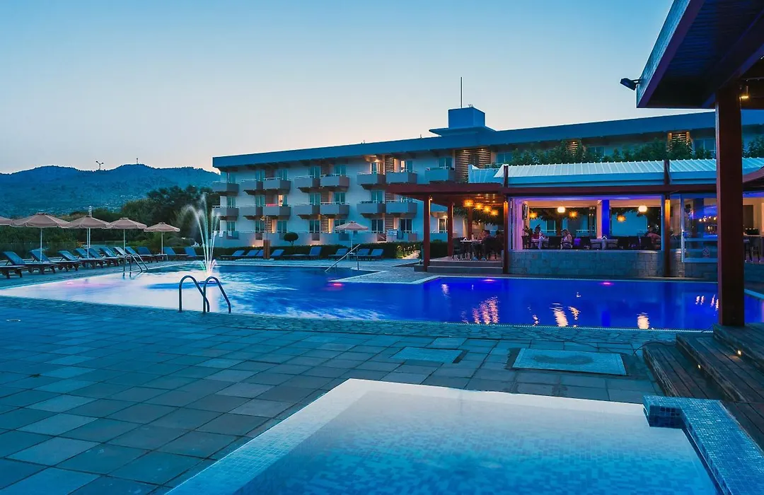 Zoes Hotel & Suites-1
