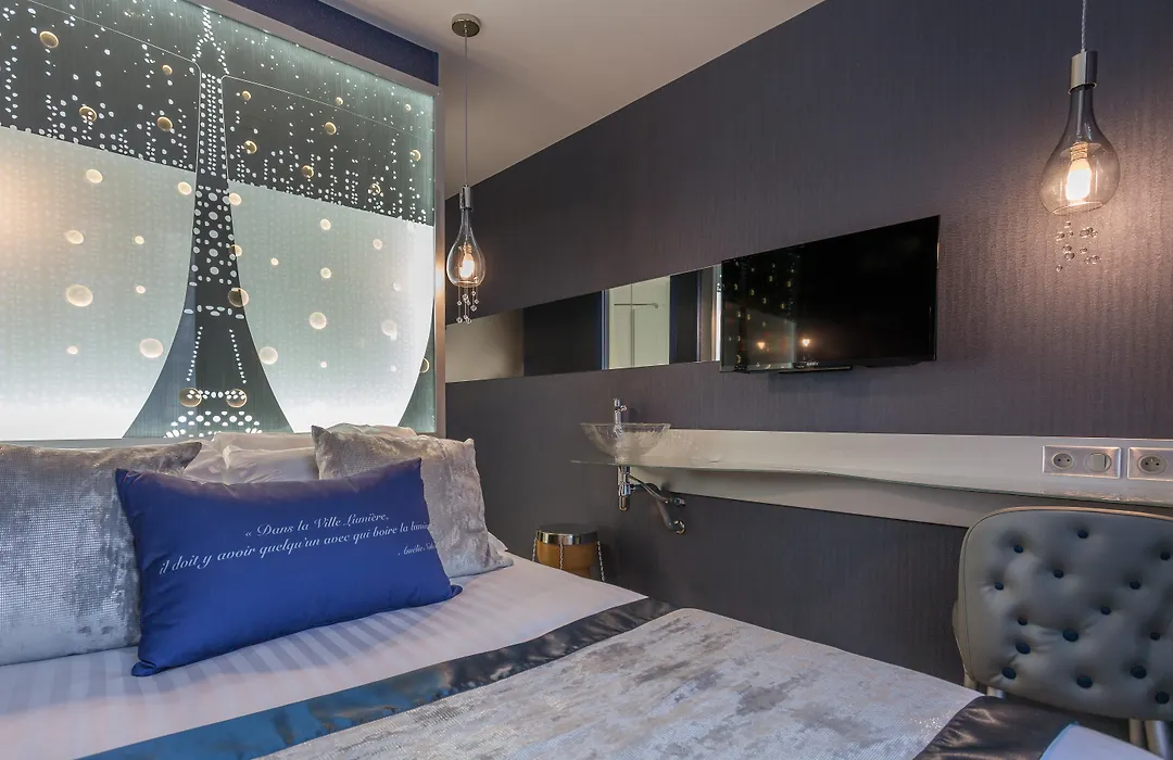 Hotel Les Bulles De Paris-1