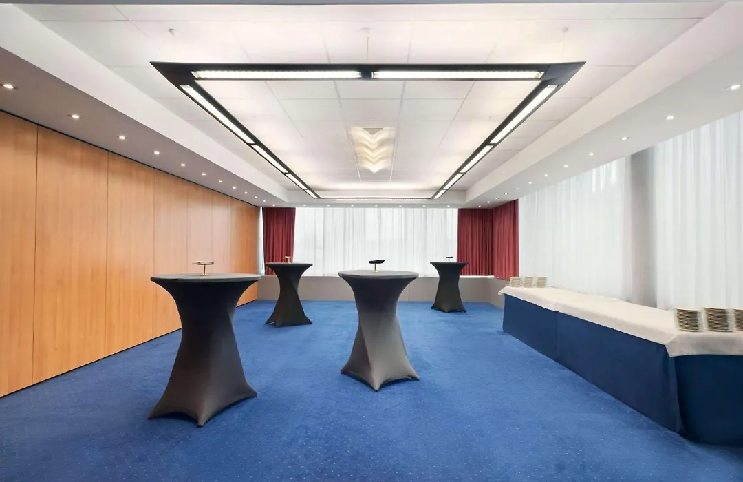 Ramada Encore By Wyndham Geneva-1