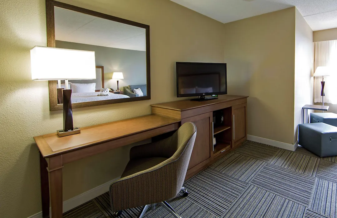 Hampton Inn By Hilton Philadelphia International Airport-1