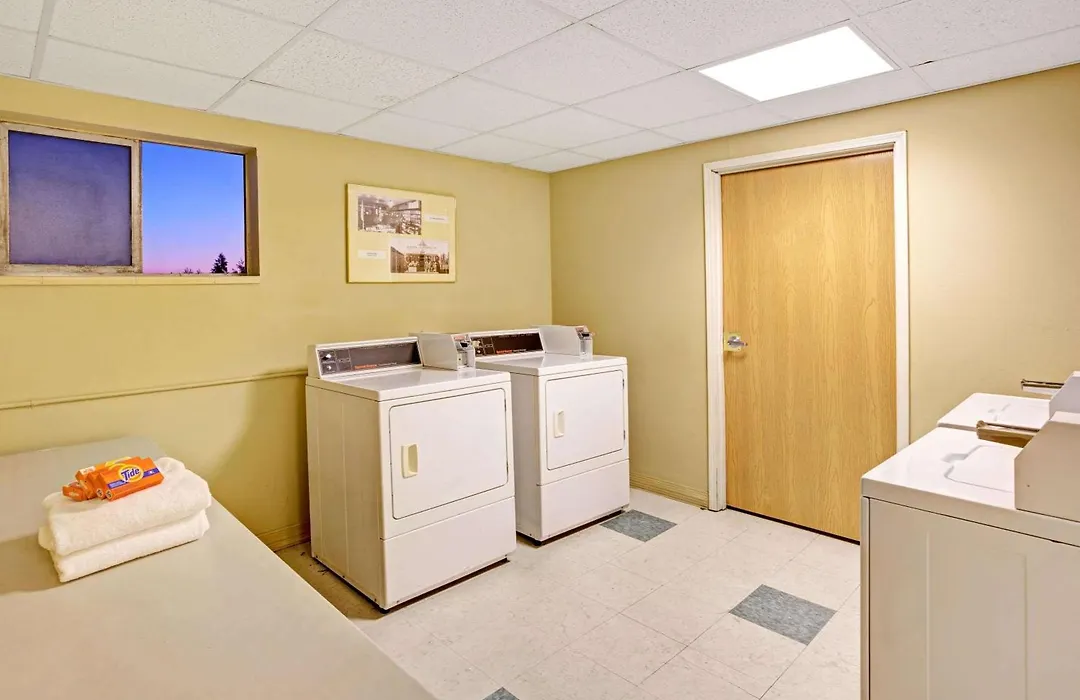 Ramada Downtown By Wyndham Anchorage-1