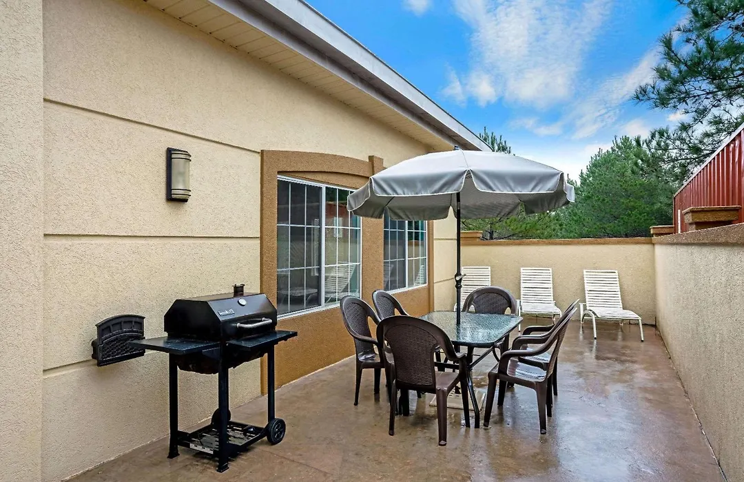 La Quinta By Wyndham Conroe-1