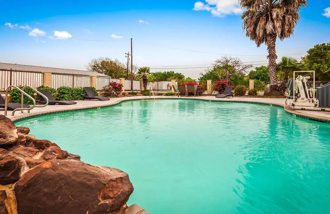 Surestay Hotel By Best Western Floresville-1