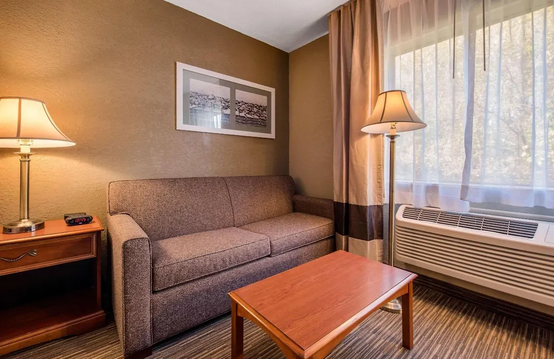 Quality Inn & Suites New Castle-1