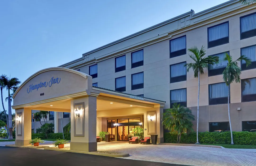 Hampton Inn Deerfield Beach-1