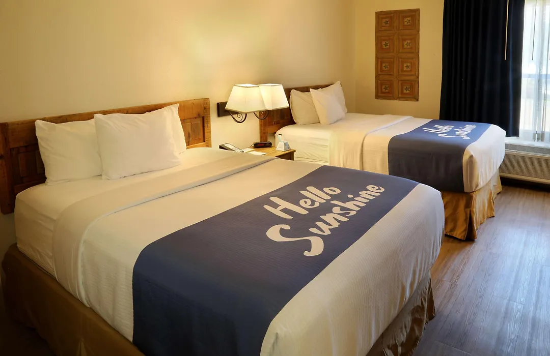 Days Inn & Suites By Wyndham Llano-1