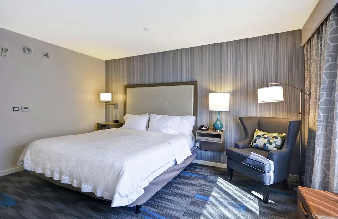 Hampton Inn & Suites Los Angeles Burbank Airport-1