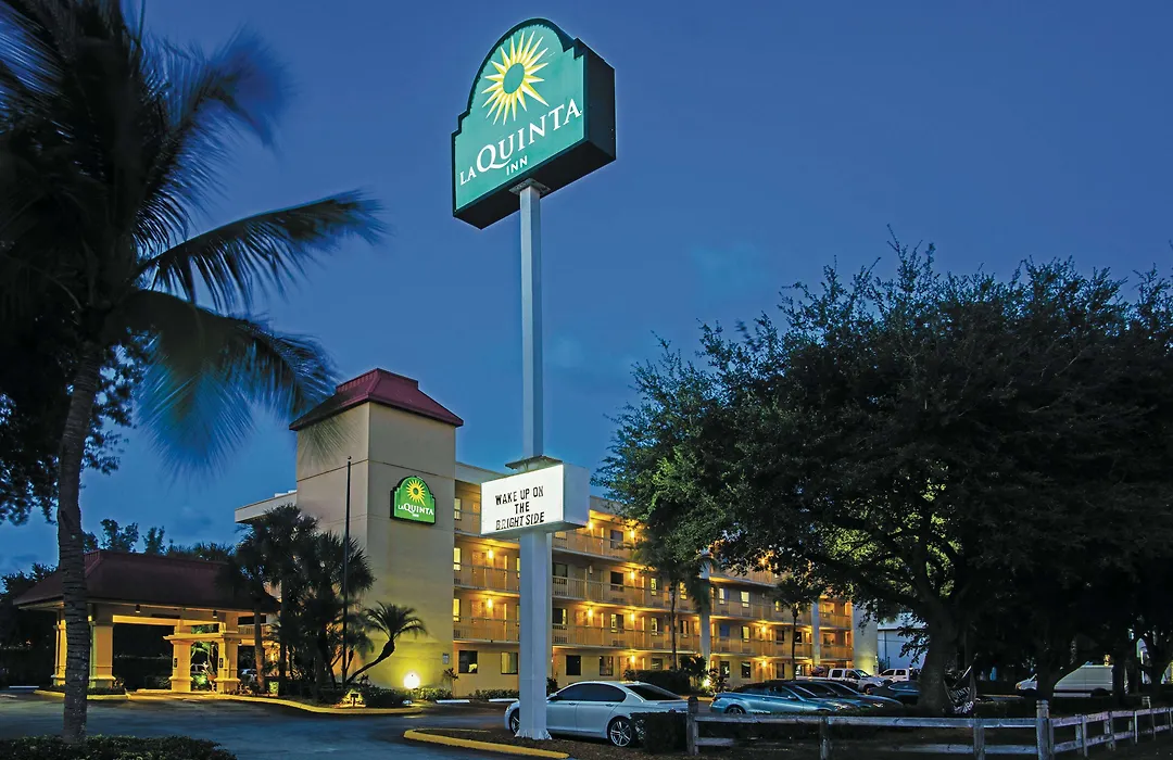 La Quinta Inn By Wyndham West Palm Beach - Florida Turnpike-1