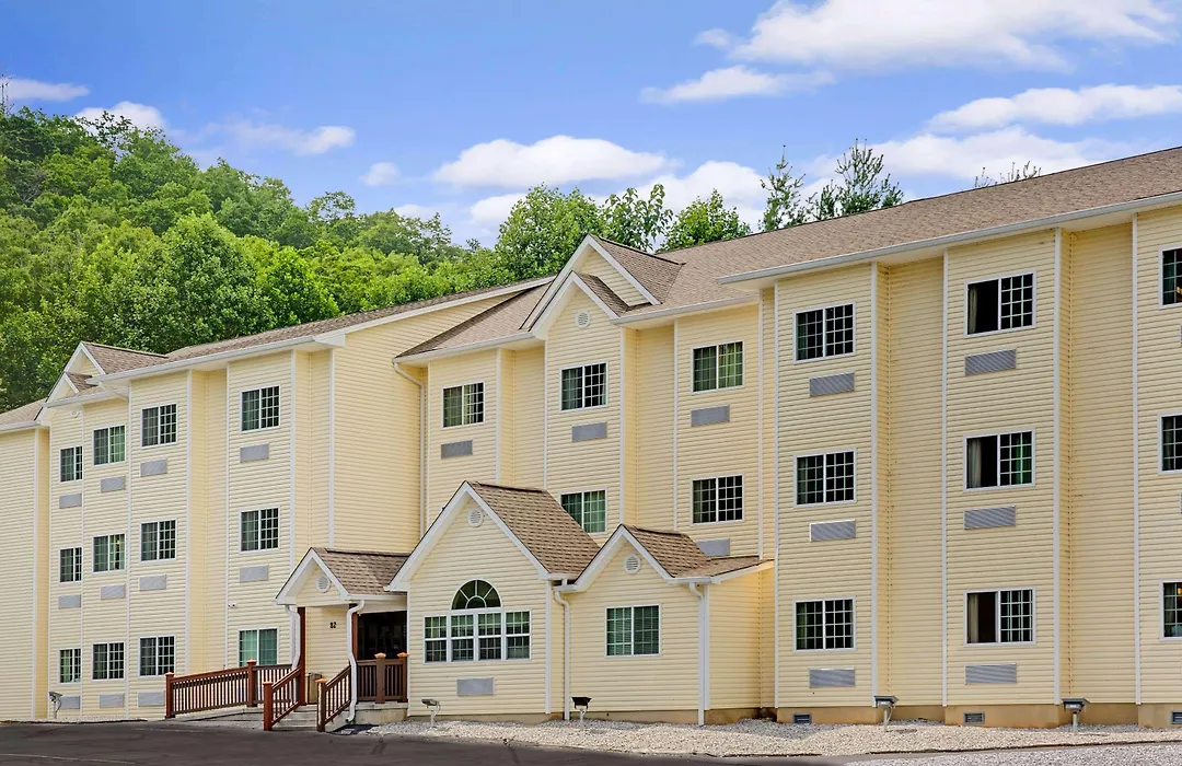 Microtel Inn & Suites By Wyndham Bryson City-1