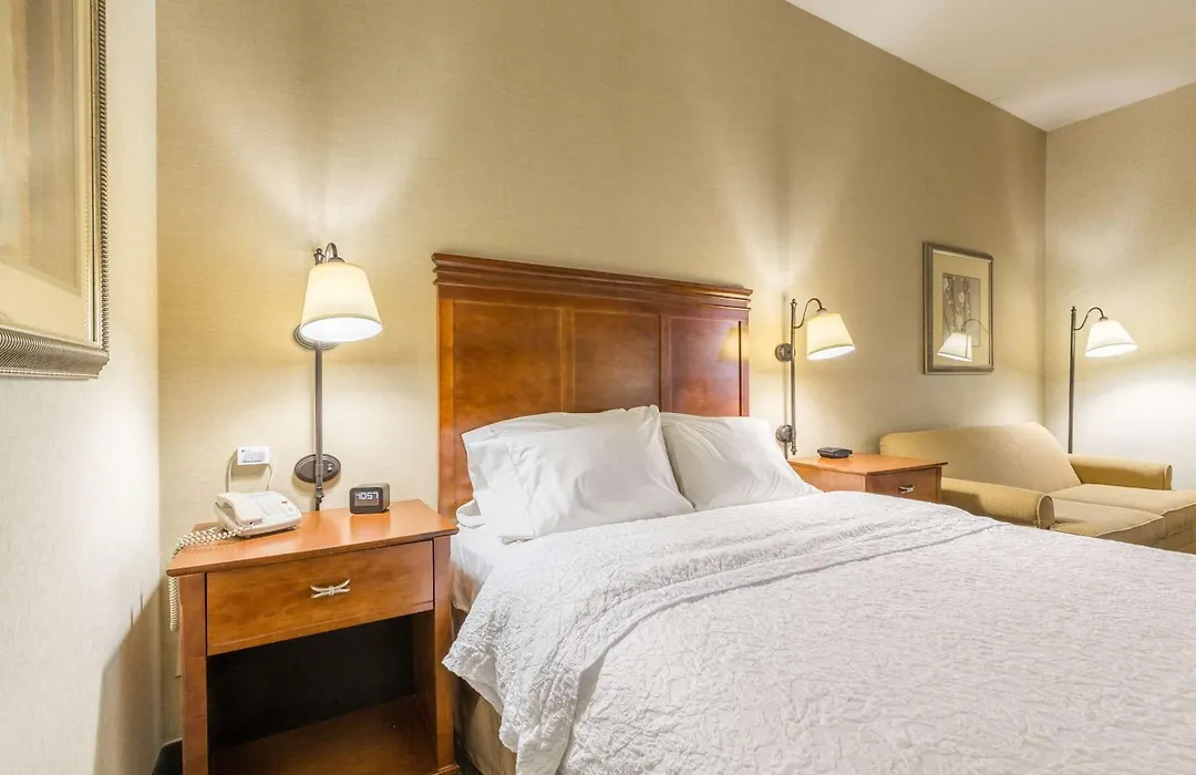 Hampton Inn Sidney-1