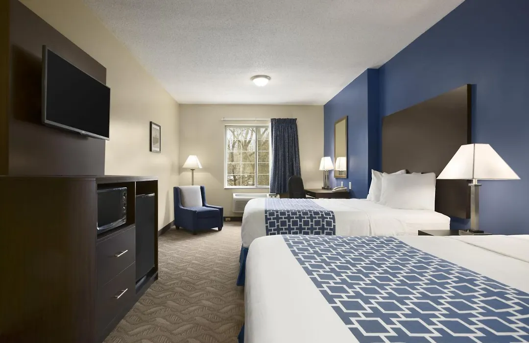 Days Inn & Suites By Wyndham Cherry Hill - Philadelphia-1