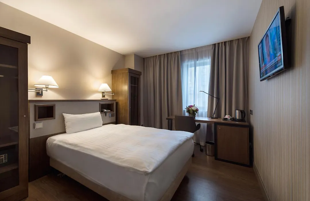 Hotel Ch Bucharest-1