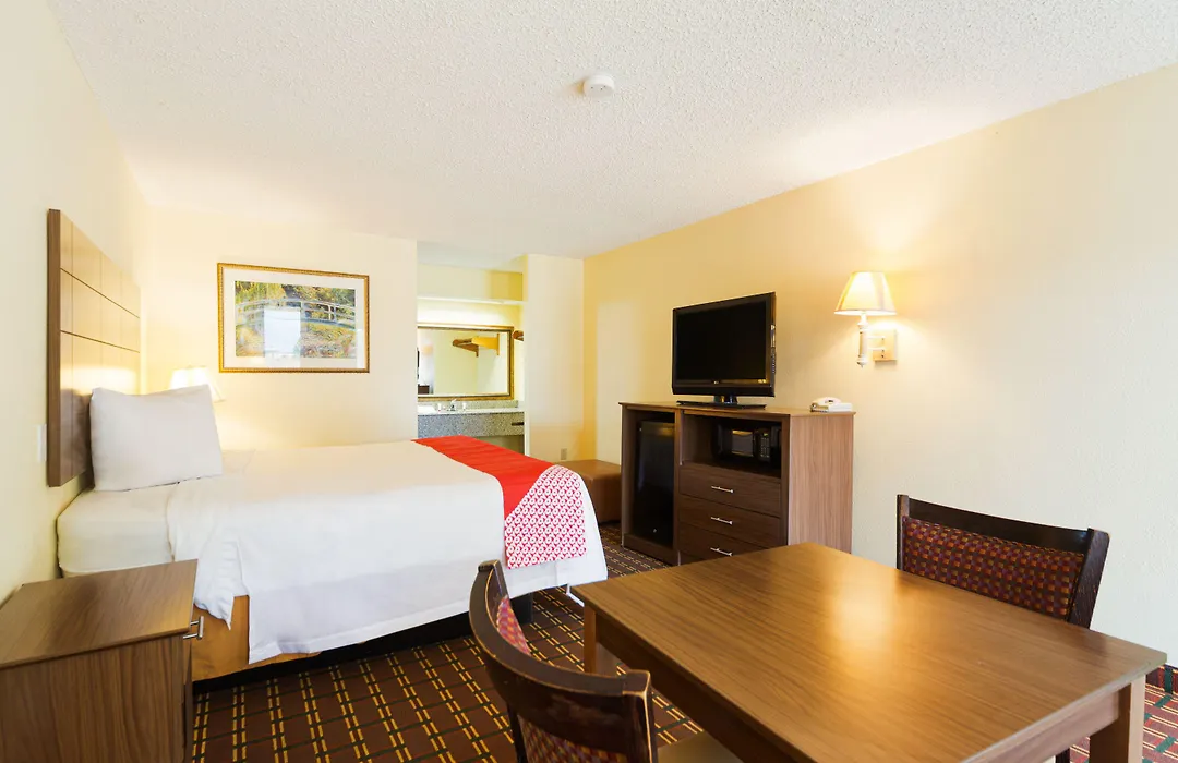 Days Inn By Wyndham Atmore-1