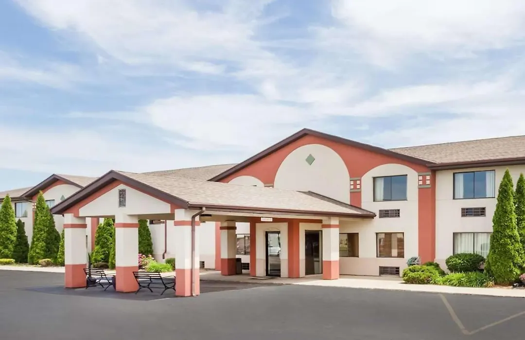 Super 8 By Wyndham Plymouth-1