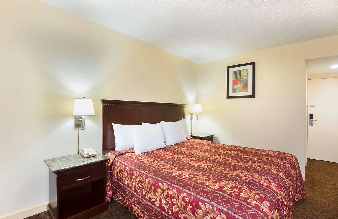 Knights Inn Phildelphia-1