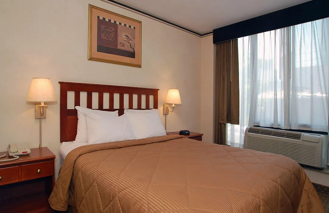 Red Lion Inn & Suites Long Island City-1