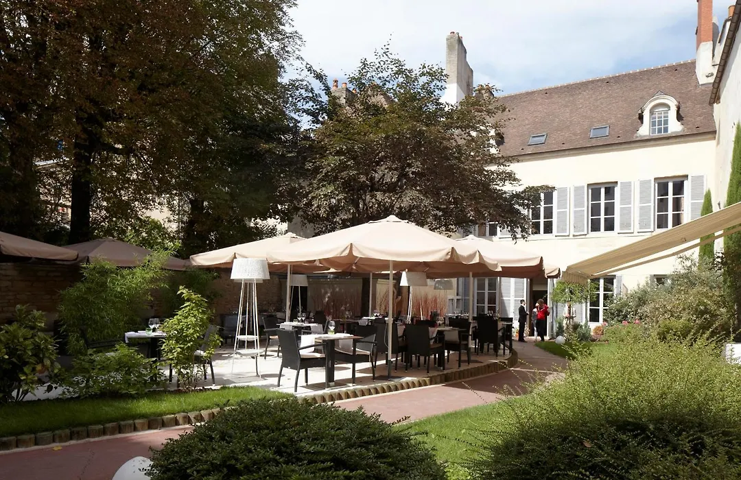 Maison Philippe Le Bon, Les Collectionneurs-1