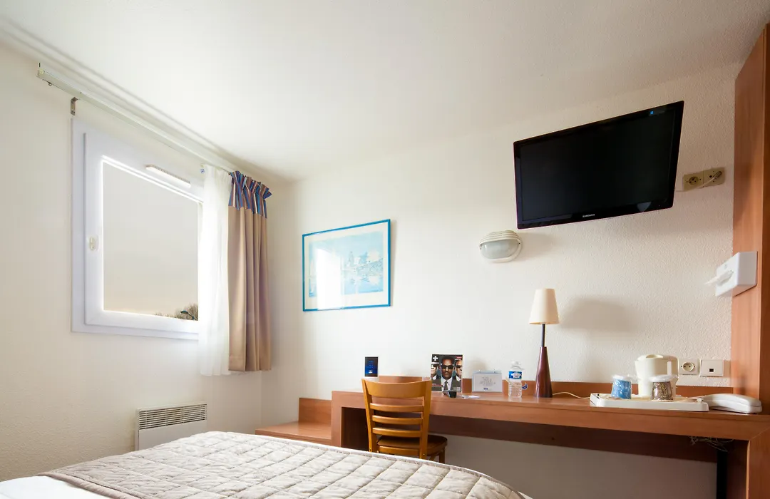 Sure Hotel by Best Western Calais Coquelles Tunnel s/ Manche-1