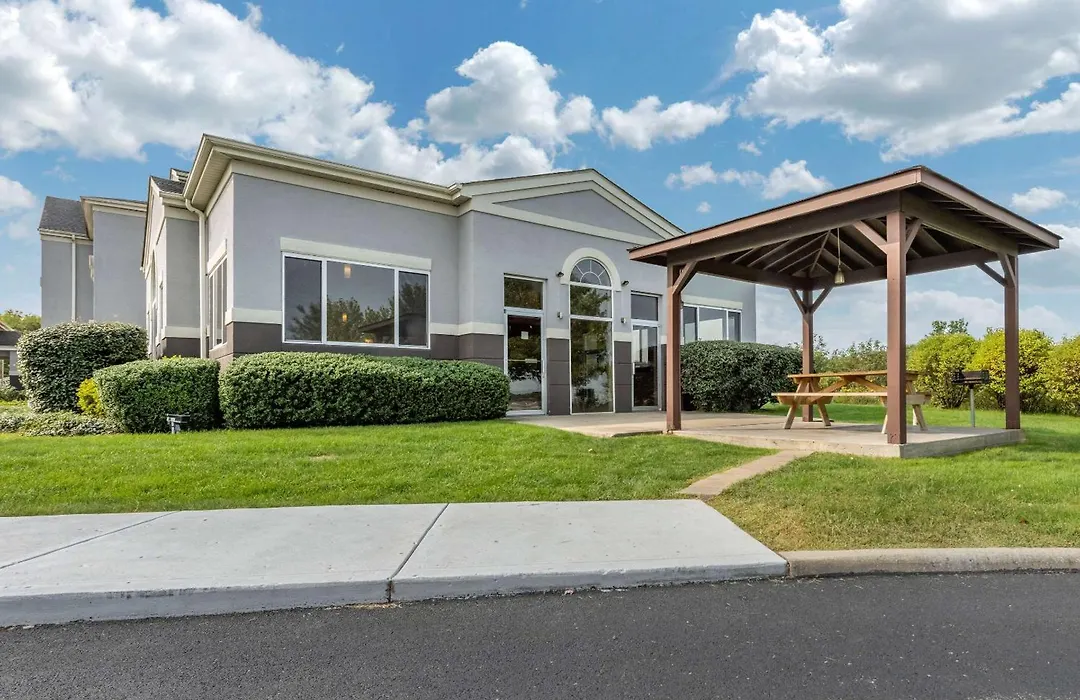 Comfort Inn & Suites Butler-1