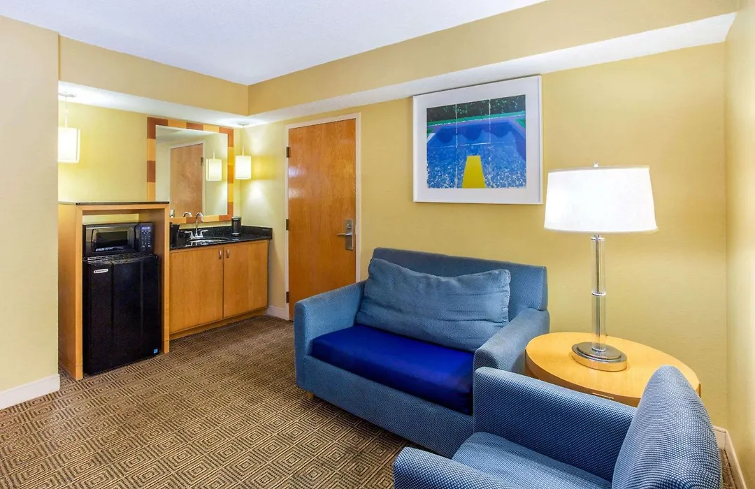 La Quinta By Wyndham Sarasota Downtown-1