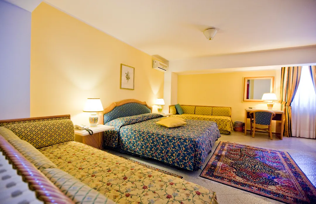 Hotel Elimo-1