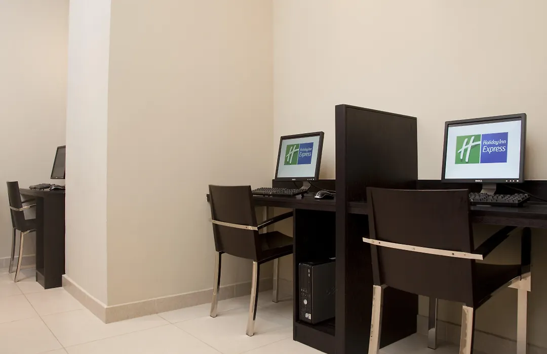 Holiday Inn Express Dubai, Jumeirah By Ihg-1