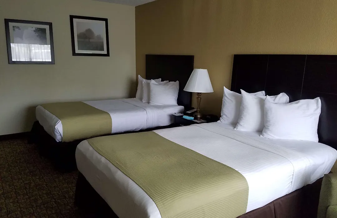 Best Western Crossroads Inn-1