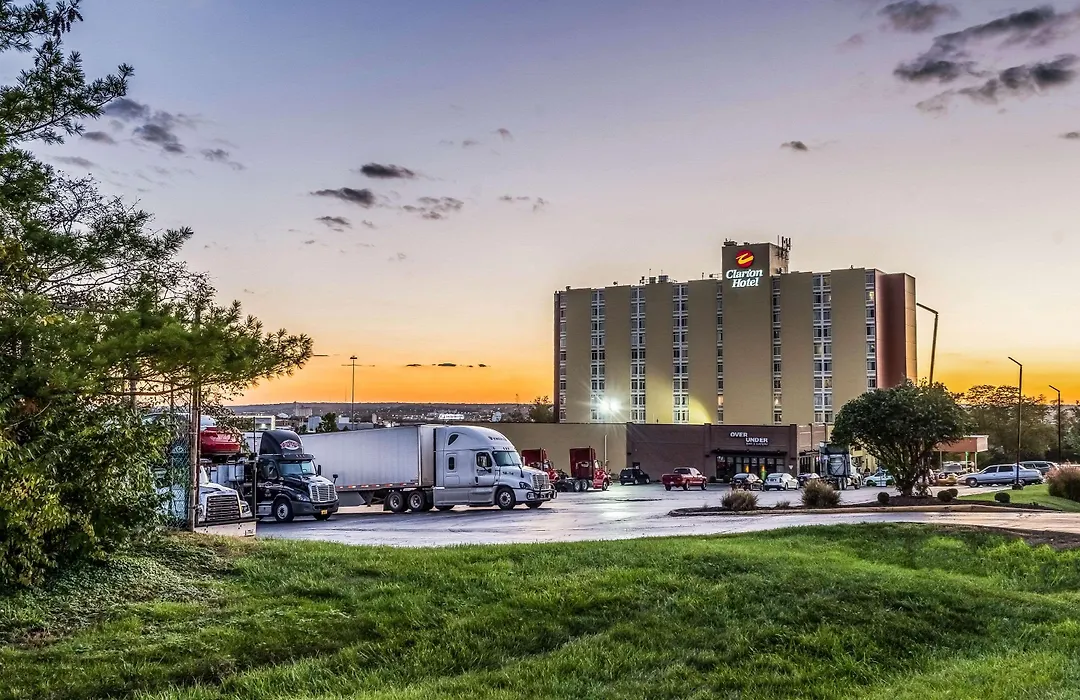 Clarion Hotel Cincinnati North-1
