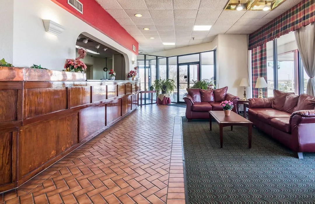 Econo Lodge Inn & Suites Conference Center Dublin-1