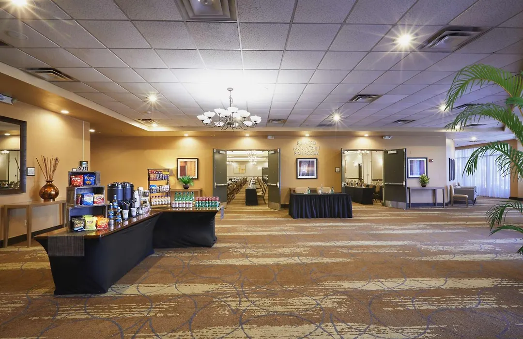 Embassy Suites By Hilton Phoenix Scottsdale-1