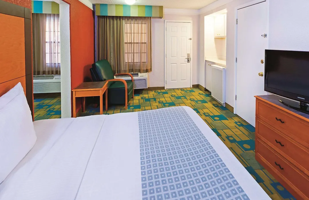 Baymont By Wyndham Lubbock - Downtown Civic Center-1