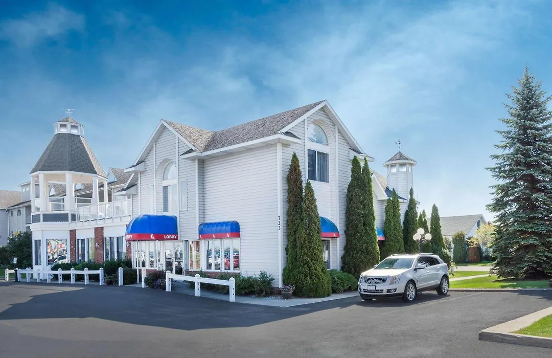 Ramada By Wyndham Mackinaw City Waterfront-1