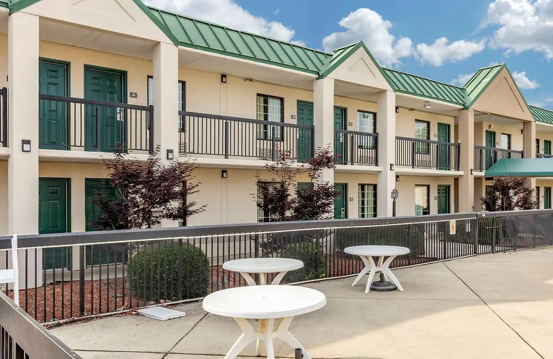 Quality Inn & Suites Hanes Mall-1
