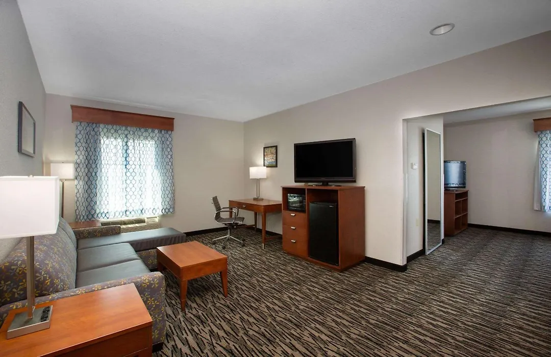 La Quinta By Wyndham Tupelo-1