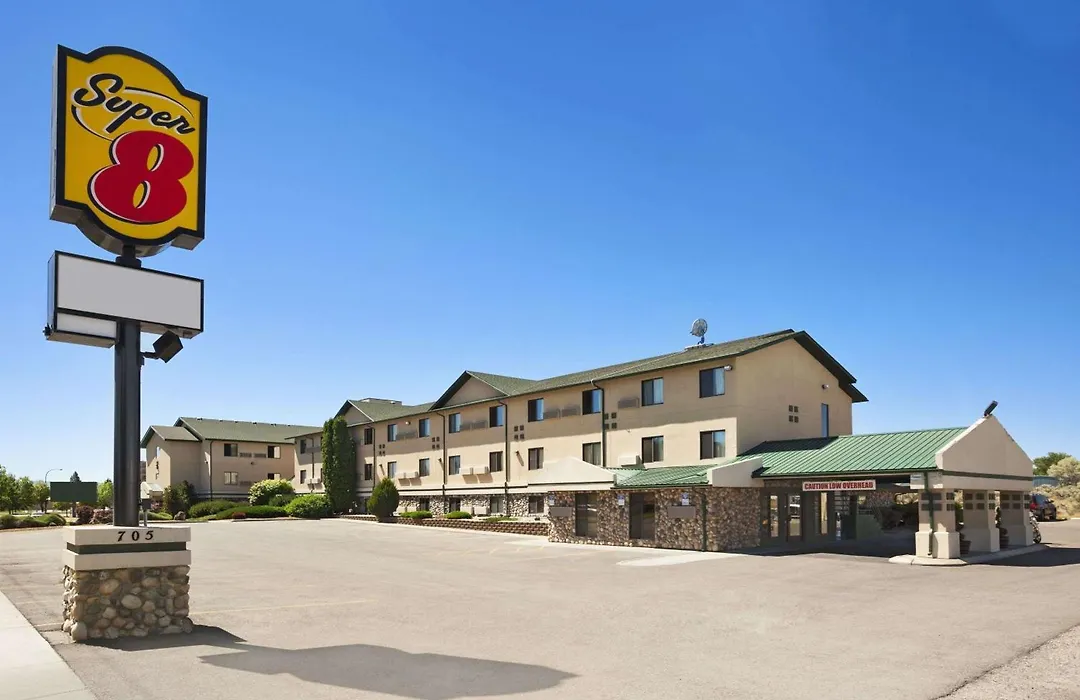Super 8 By Wyndham Idaho Falls-1
