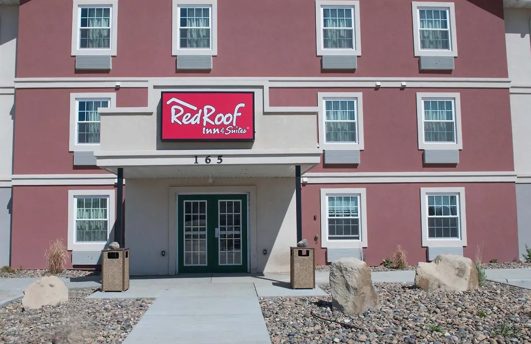 Red Roof Inn & Suites Dickinson-1